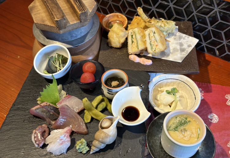 釜めし・天ぷら御膳（要予約）
