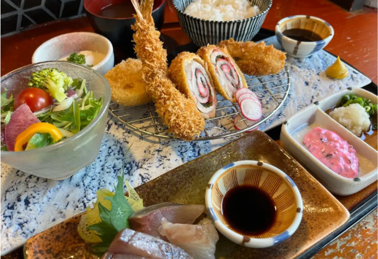 しっかりボリューム!和食屋のミックスフライ膳